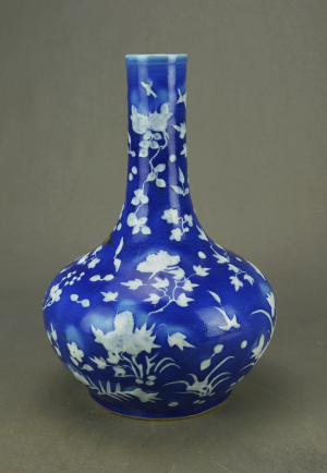 2a清青花梅兰竹菊天球瓶.jpg 2a清青花梅兰竹菊天球瓶.jpg