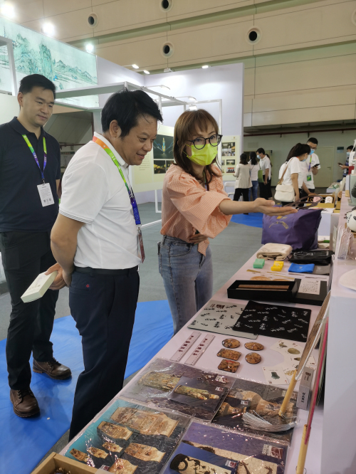 DCB5F2C75DA00987B75F0EFF0429A895.jpg DCB5F2C75DA00987B75F0EFF0429A895.jpg