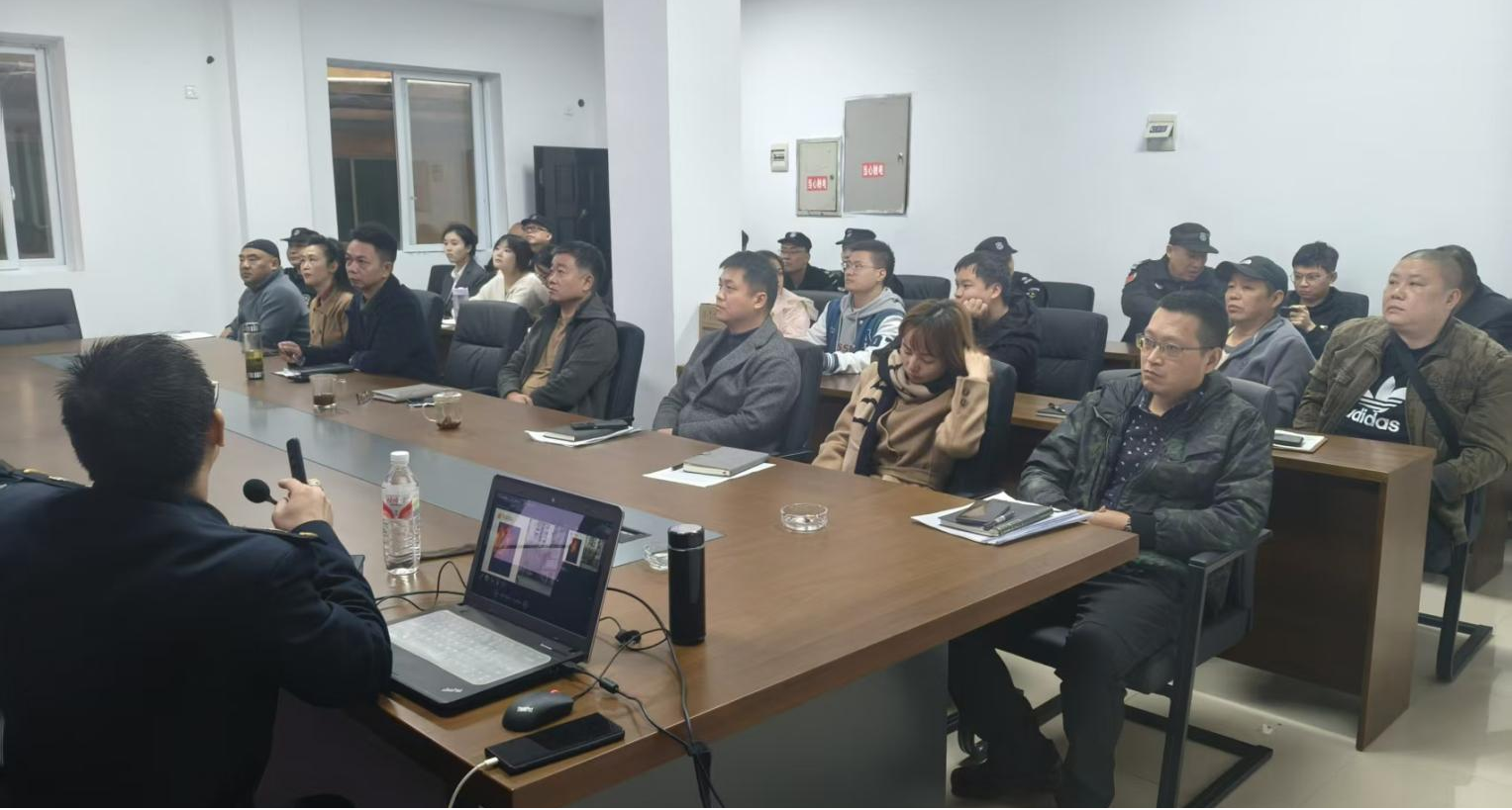 图片2.png 图片2.png